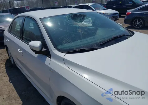 2015 Volkswagen Passat 1.8T Wolfsburg Edition z USA, uszkodzony, nr VIN 1VWAT7A31FC033803